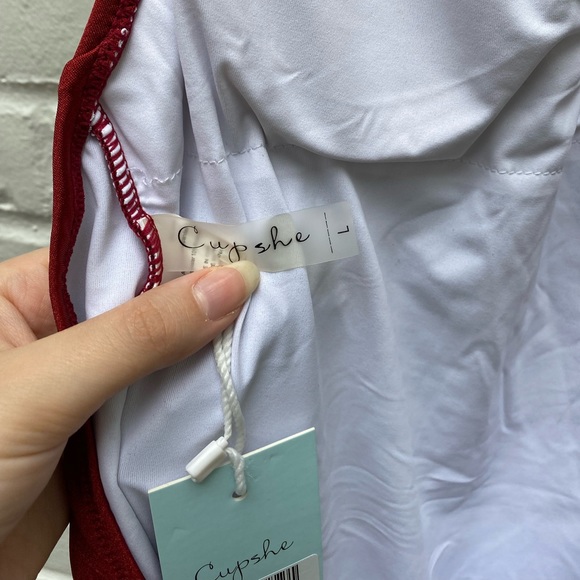 Cupshe red ruffle one piece swimsuit - Picture 6 of 9